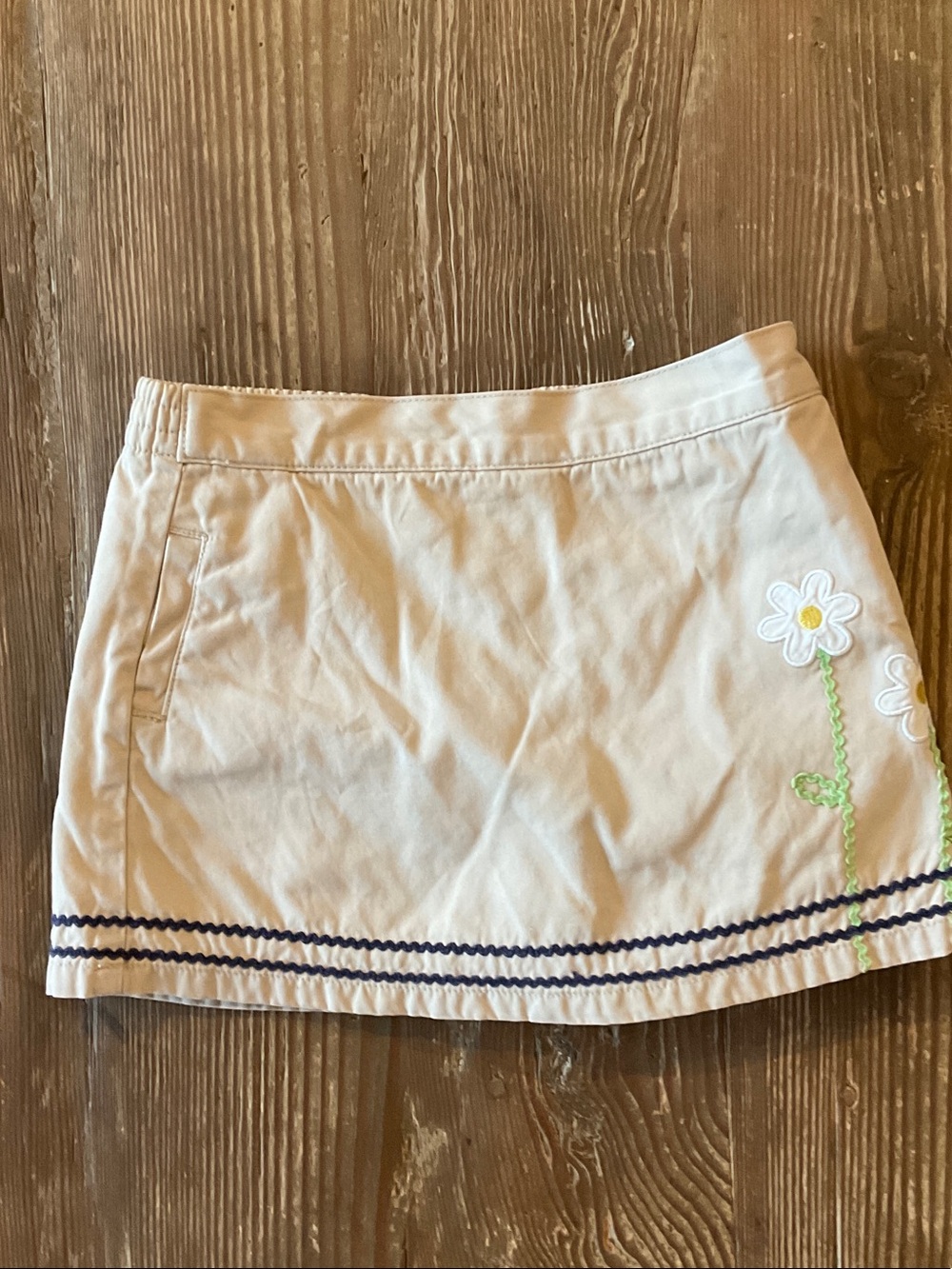 Gymboree cotton Cream Skort with Navy Trim and Daisy Embroidery
